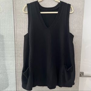 Black Chunky V-Neck SweaterVest